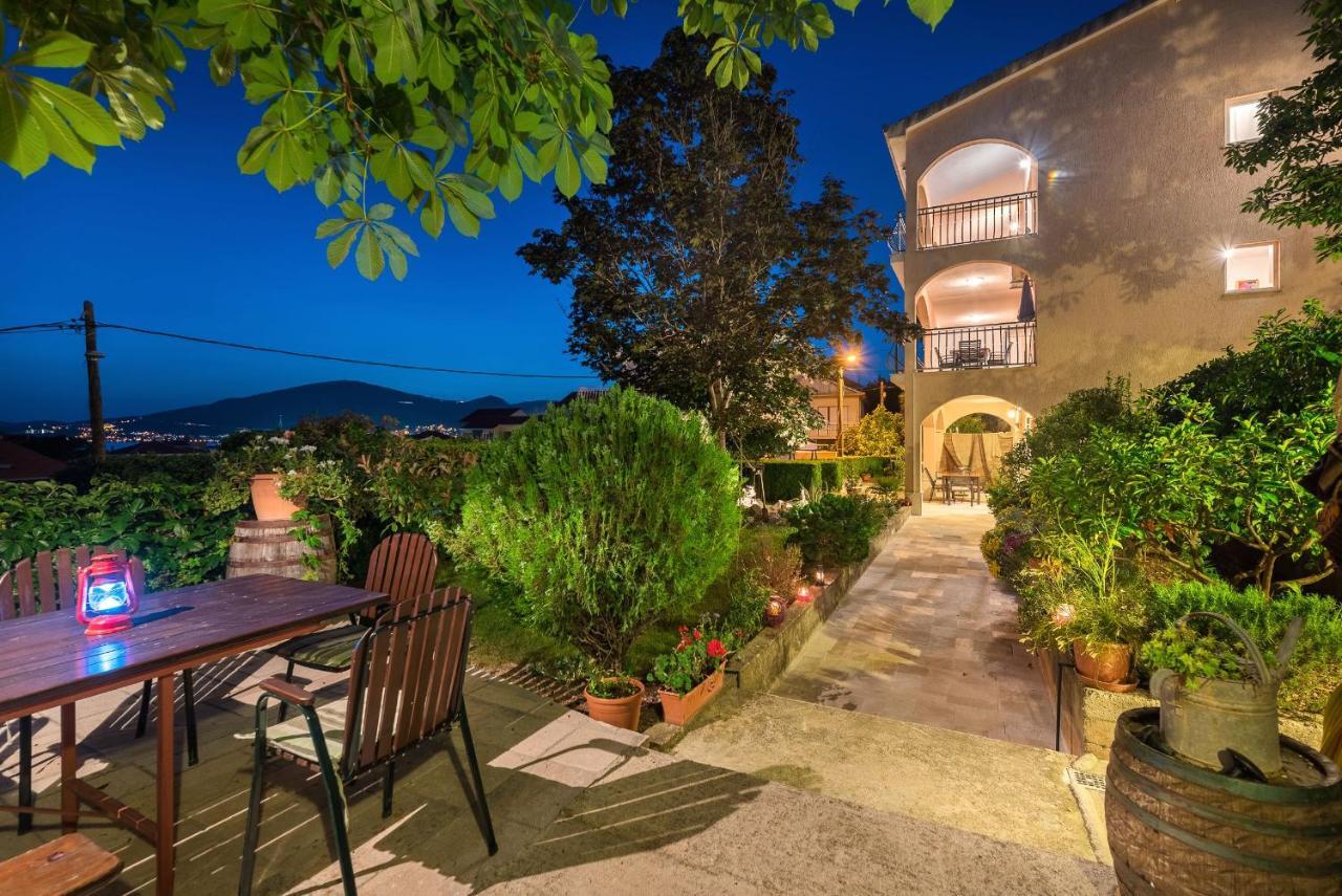 Apartments Ivanka Okrug Gornji Exterior foto
