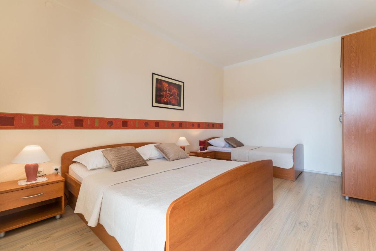 Apartments Ivanka Okrug Gornji Exterior foto